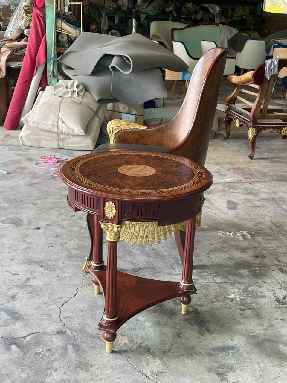 BÀN TRÀ GÓC TÂN CỔ ĐIỂN LOUIS 16